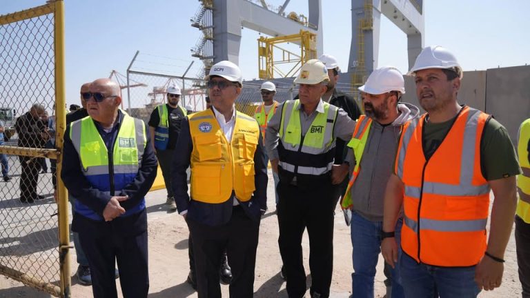 مدير الموانئ العراقية لـ “نمتار” : انسيابية في حركة الشحن والتفريغ للبضائع الواردة من  دول الخليج العربي
