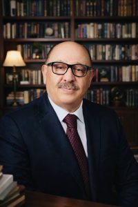 لم يكن هروباً من الوطن.. بل هروباً بالوطن في القلب