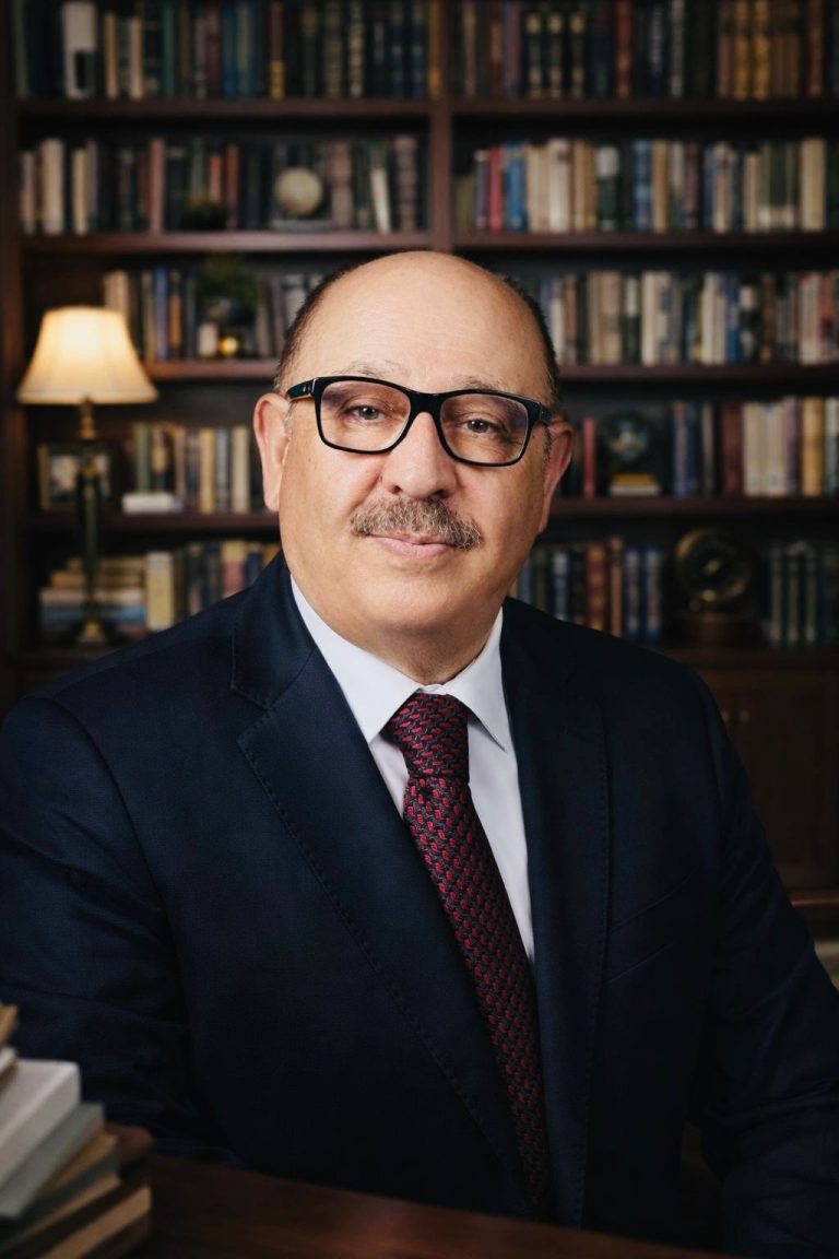 لم يكن هروباً من الوطن.. بل هروباً بالوطن في القلب