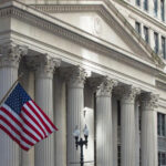 وول ستريت جورنال : واشنطن تجمد “500 مليون دولار” من عائدات النفط العراقي