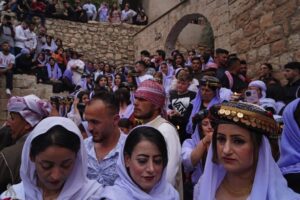 الإيزيديون يحيون عيد ” الاربعاء ” الاسود ” بطقوس متواضعة احتراما لضحاياهم