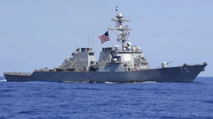 البنتاغون: “مدمرة بدأت مسحاً رادارياً شاملاً لأعماق مضيق هرمز