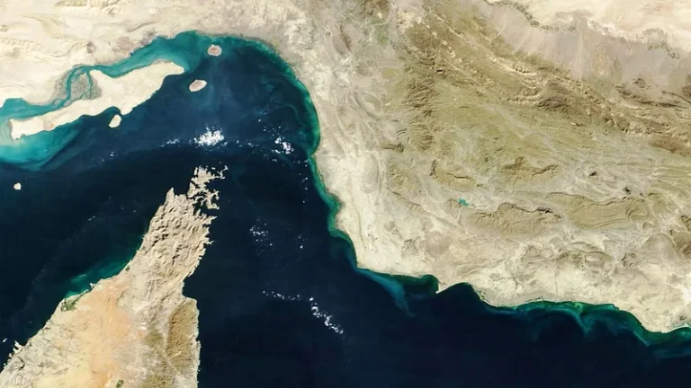 واشنطن : بدأنا حصاراً بحرياً ..طهران : سنستهدف السفن العابرة !