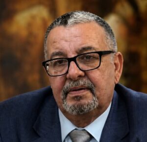 لماذا نقرأ كروزويل وننسى علاء الحمامي؟ ….سيد الأجيال القادمة، قراءة في نبوءة عراقية سبقت زمانها!!