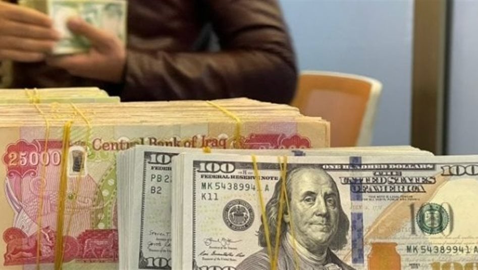 الدولار ينخفض قليلا في بغداد ويسجل ارتفاعا باربيل