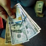 تراجع جديد للدولار أمام الدينار في بورصات بغداد وأربيل