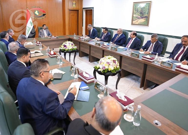 المدى : المالكي يقول “لا” لإسقاطها.. والفصائل تقول “نعم” لإضعافها: ماذا يجري لحكومة الزيدي؟