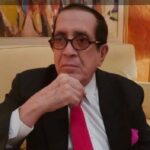 صلاح القصب : حين يغادر المبدع وطنا بأكمله
