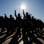 مصادر : مقترحات إيرانية لتجنب مواجهة بين الحكومة والفصائل، بينها تجميد السلاح الثقيل حتى التوصل إلى تسوية