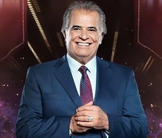 فنان لا تغيب عنه بصمة وطنه